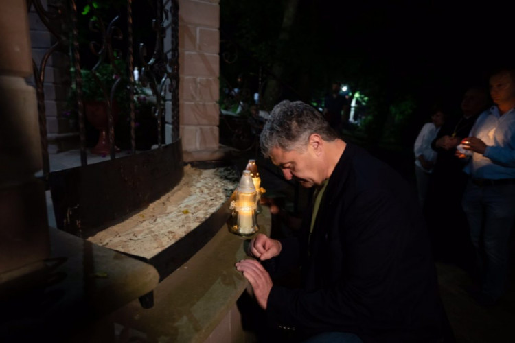 Петр Порошенко в Зарванице на богомолье