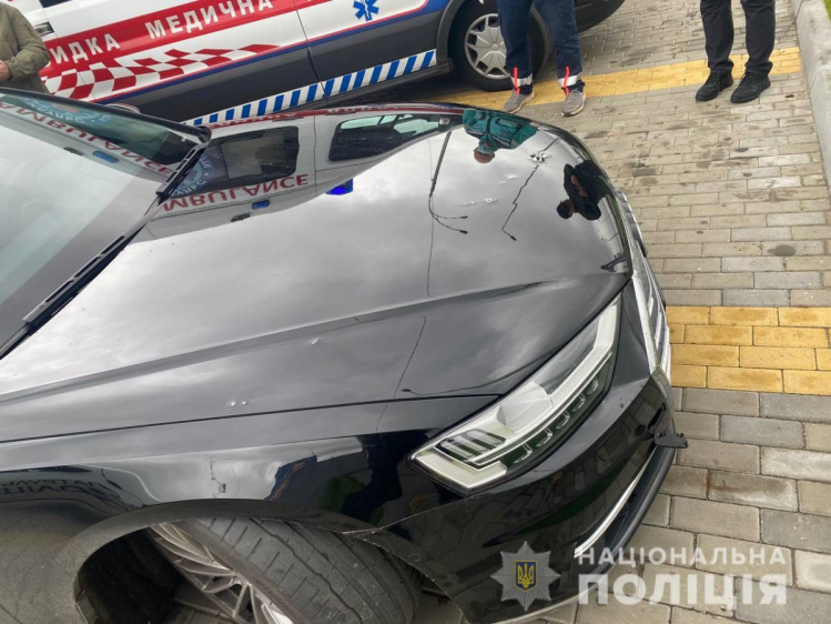 Замах на Шефіра: Як виглядає обстріляний автомобіль помічника Зеленського (ФОТО)