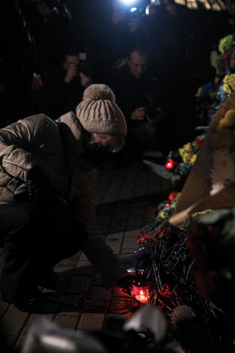 У неділю, 21 листопада, в день початку Євромайдану, у Києві традиційно вшанували пам"ять загиблих на Майдані та під час військових дій на Донбасі