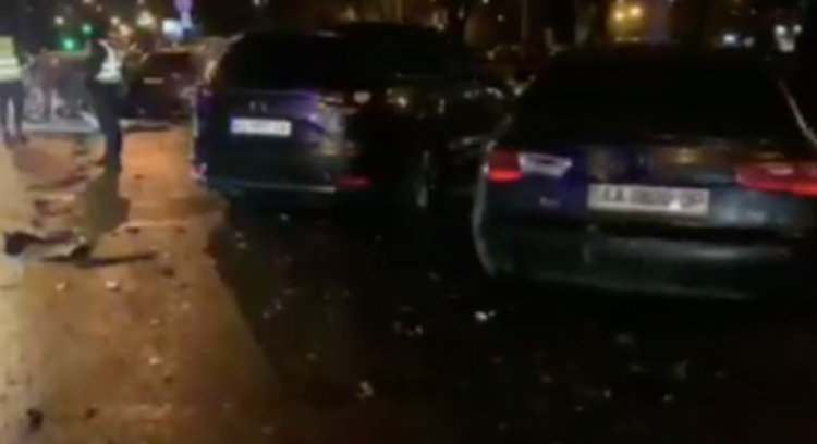 у Києві чоловік протаранив 10 автомобілів