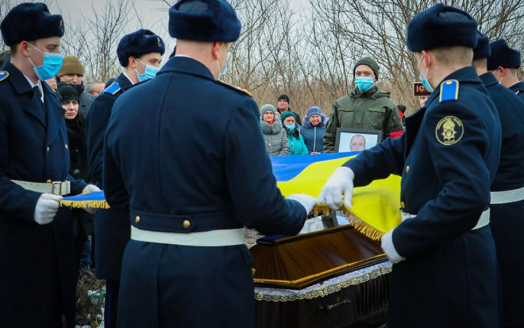 Нацгвардійці прощаються з товаришами