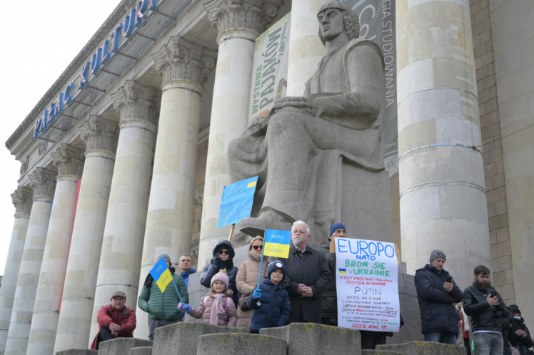 Митинг в Варшаве в поддержку Украины