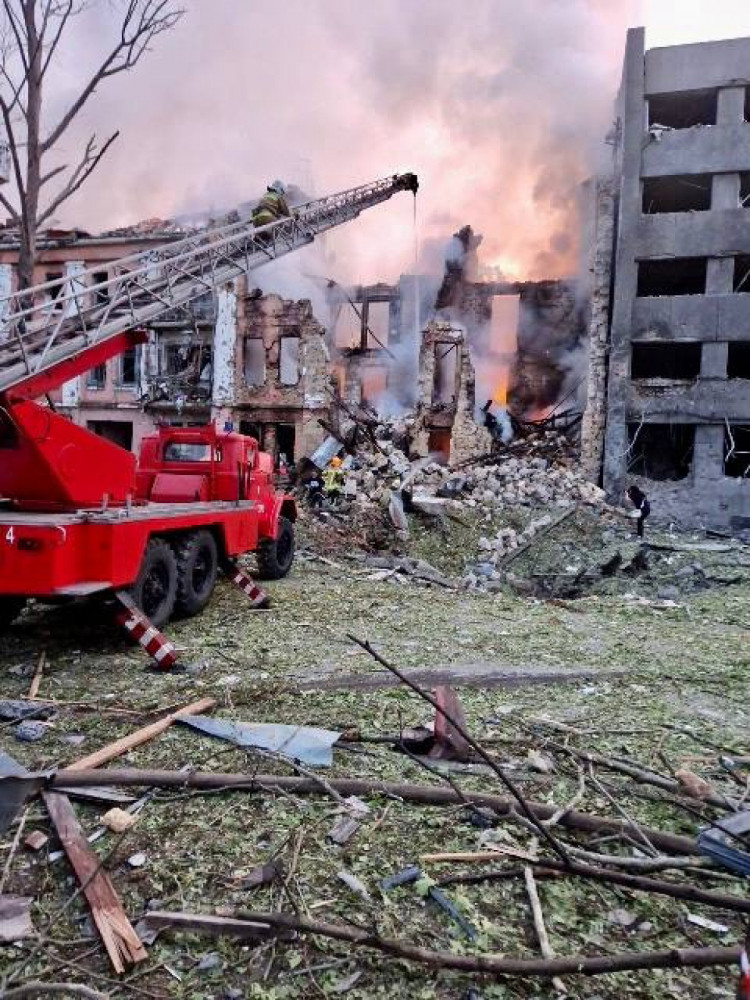 Пожар на месте попадания